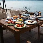Mykonut Aparthotel 4*